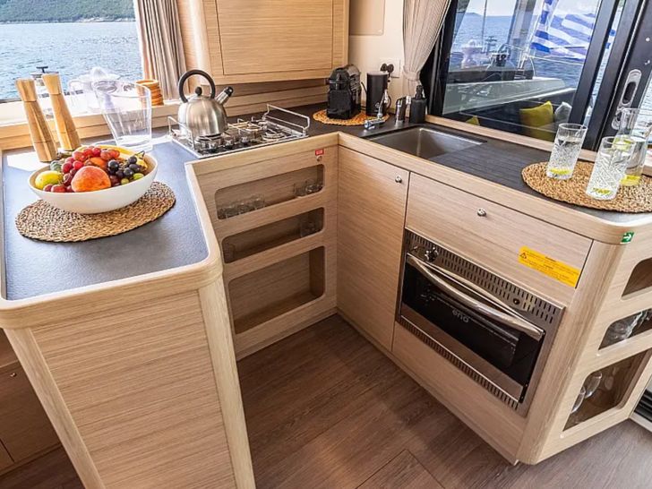 LUNA - Lagoon 42 - Galley LUNA - Lagoon 42 - Galley