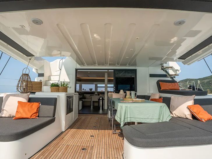 VEGA - Lagoon 55 aft deck VEGA - Lagoon 55 aft deck