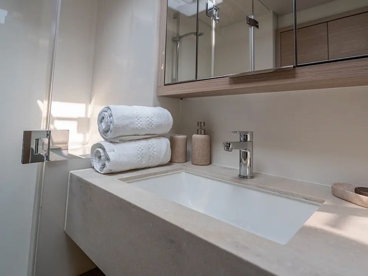 VEGA - Lagoon 55 bathroom VEGA - Lagoon 55 bathroom