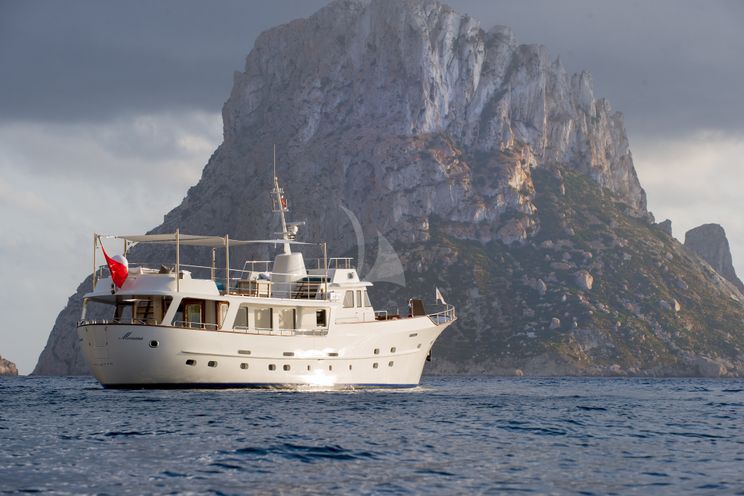 Charter Yacht MONARA - Classic Feadship - 4 Cabins - France - Cannes - Antibes - St Tropez