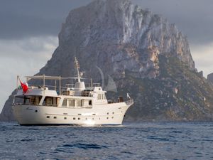 MONARA - Classic Feadship - 4 Cabins - France - Cannes - Antibes - St Tropez