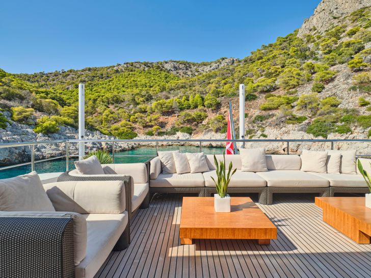 PERSEFONI 1 Mariotti 53 Ample Seating on Sundeck PERSEFONI 1 Mariotti 53 Ample Seating on Sundeck