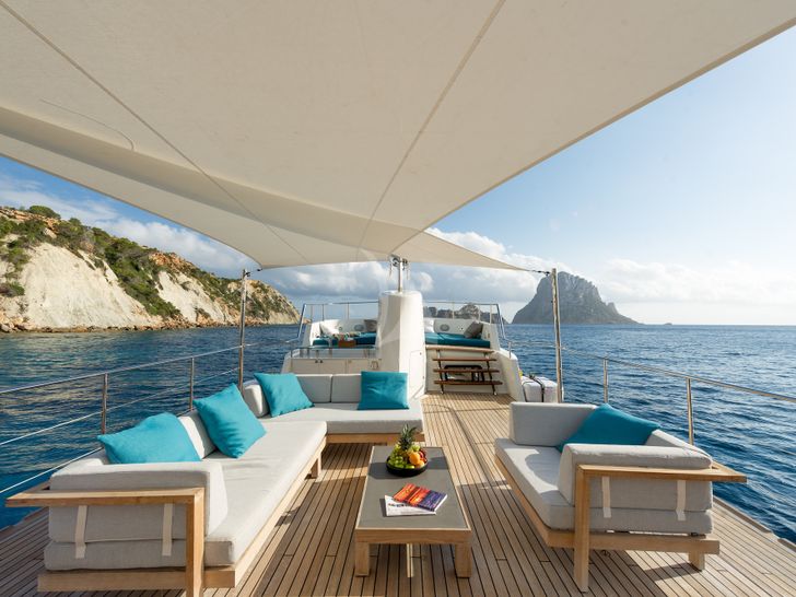 MONARA - Sun Deck MONARA - Sun Deck