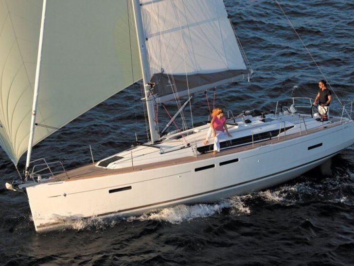 Sun Odyssey 409 sailing