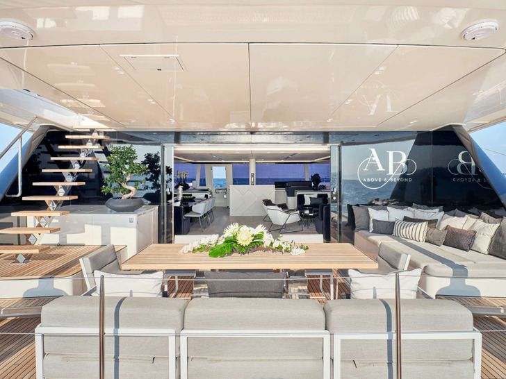 ABOVE&BEYOND Sunreef 80 - aft deck alfresco dining area ABOVE&BEYOND Sunreef 80 - aft deck alfresco dining area