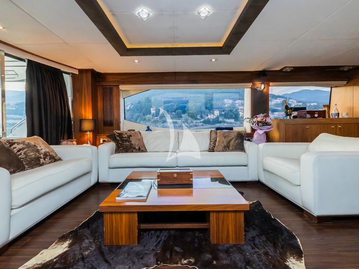THE BEST WAY Sunseeker 86 - saloon THE BEST WAY Sunseeker 86 - saloon