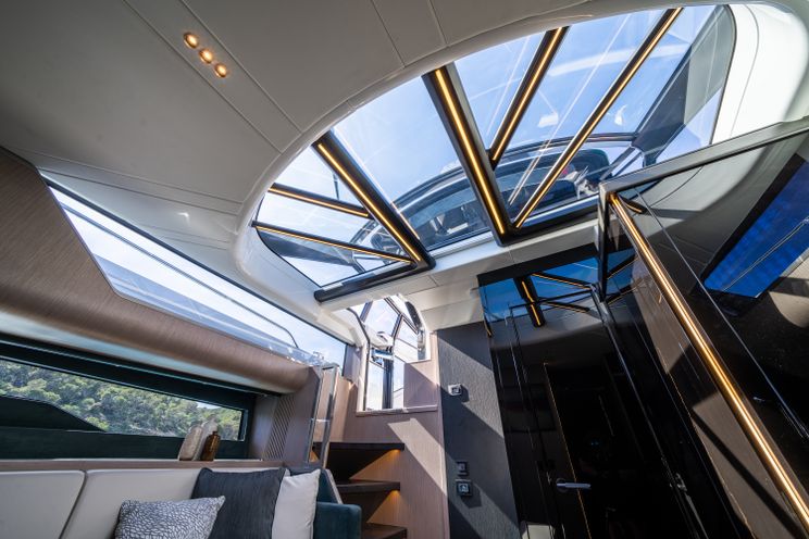 Charter Yacht SH55 - Sunseeker Superhawk 55 - St Tropez Day Charter Yacht - Cannes - Monaco - French Riviera