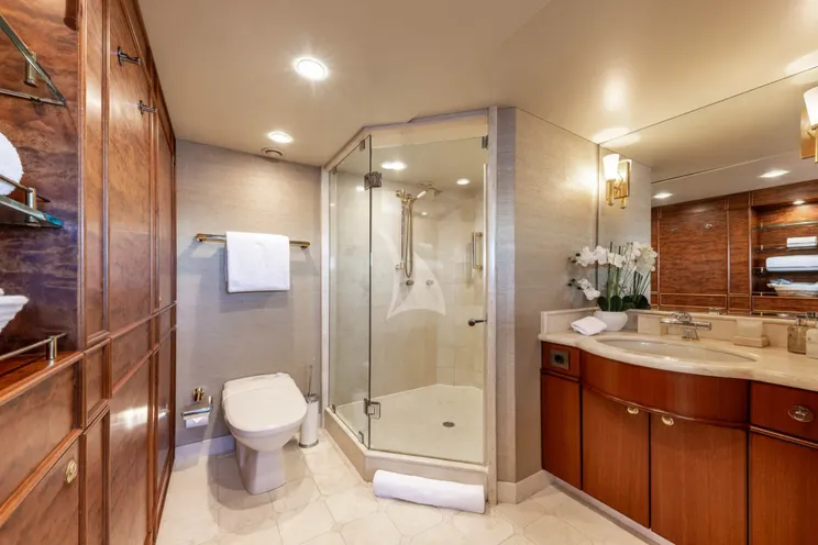 Charter Yacht TAHI - Heesen 40m - 5 Cabins - Cannes - St Tropez - Nice - Antibes - Monaco - French Riviera