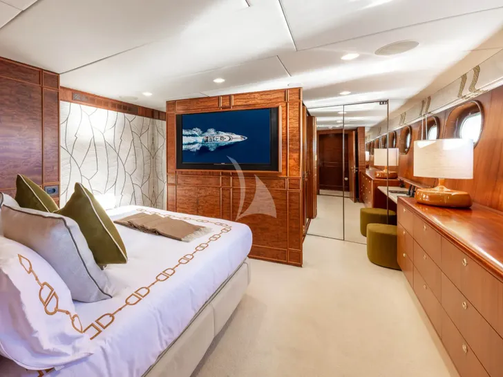 TAHI Heesen 40m - VIP cabin 2 TAHI Heesen 40m - VIP cabin 2