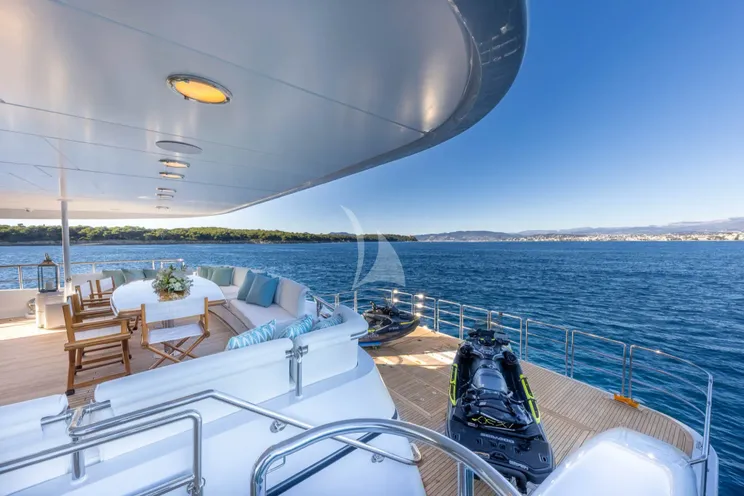 Charter Yacht TAHI - Heesen 40m - 5 Cabins - Cannes - St Tropez - Nice - Antibes - Monaco - French Riviera