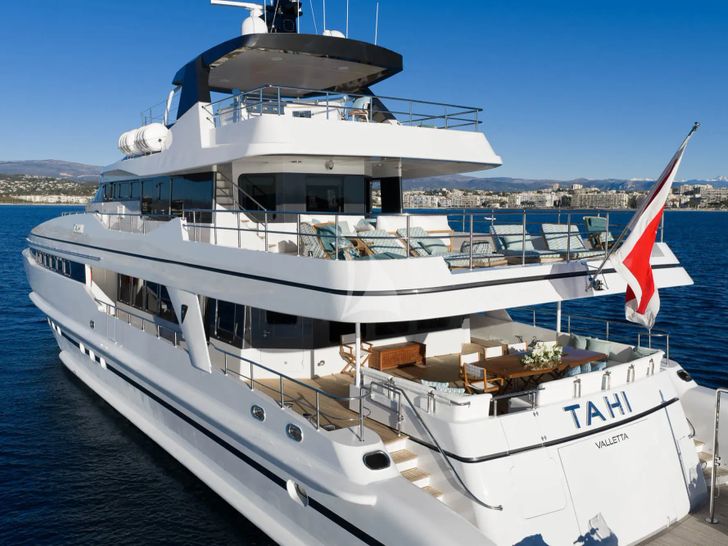 TAHI Heesen 40m - aft decks TAHI Heesen 40m - aft decks