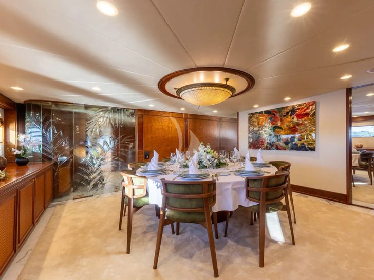 TAHI Heesen 40m - main dining area TAHI Heesen 40m - main dining area