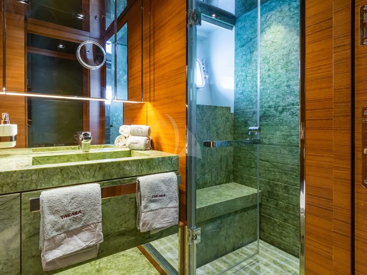 TAKARA ONE Sanlorenzo 38m Ensuite TAKARA ONE Sanlorenzo 38m Ensuite
