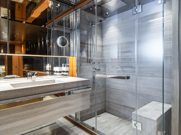 TAKARA ONE Sanlorenzo SD126 - VIP cabin 1 bathroom TAKARA ONE Sanlorenzo SD126 - VIP cabin 1 bathroom