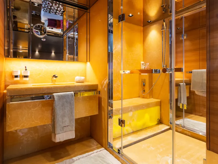 TAKARA ONE Sanlorenzo SD126 - master cabin bathroom TAKARA ONE Sanlorenzo SD126 - master cabin bathroom
