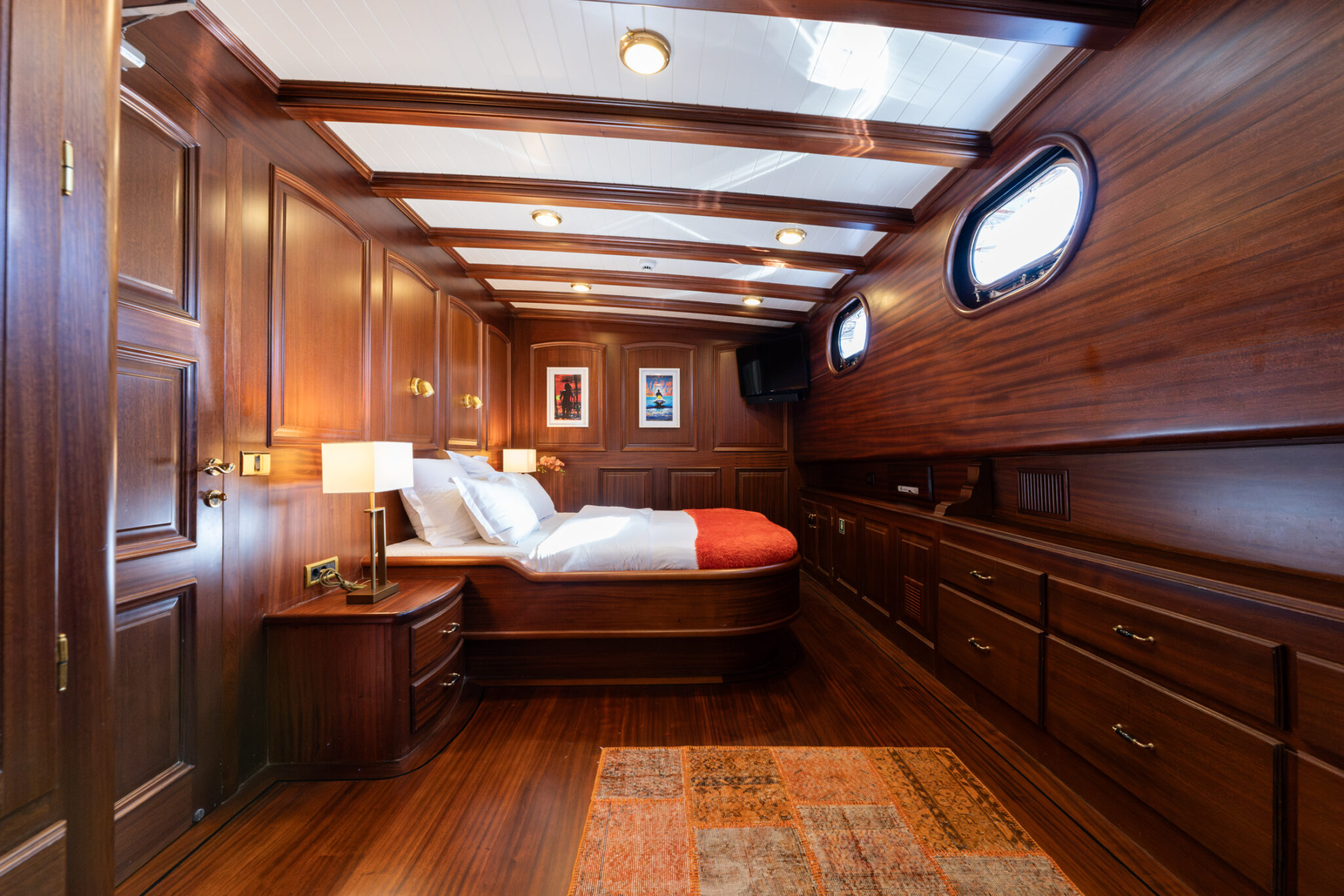 TAKE IT EASIER Umut Yillikci 38m - VIP cabin 2