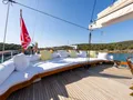 TAKE IT EASIER Umut Yillikci 38m - aft deck sunbathing lounge TAKE IT EASIER Umut Yillikci 38m - aft deck sunbathing lounge