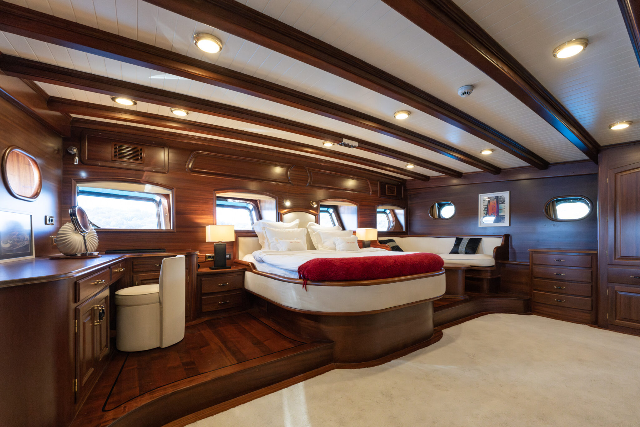 TAKE IT EASIER Umut Yillikci 38m - master cabin