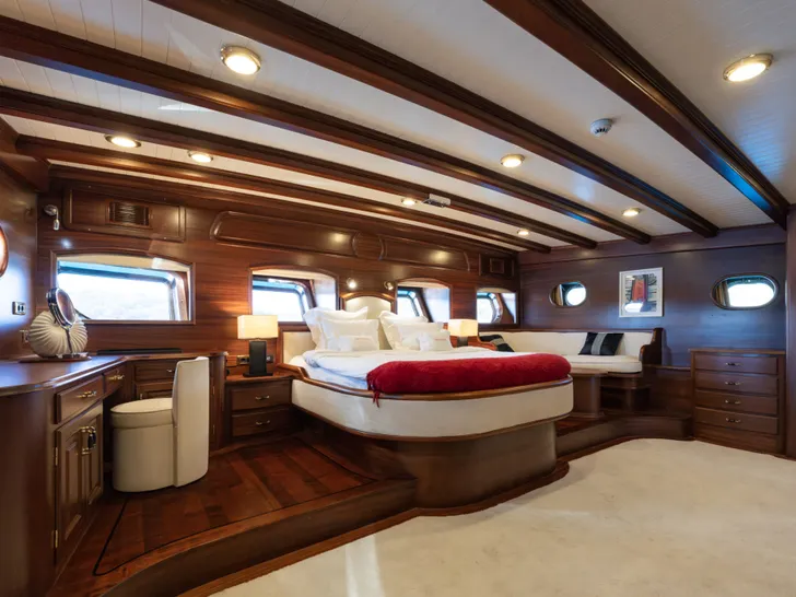 TAKE IT EASIER Umut Yillikci 38m - master cabin TAKE IT EASIER Umut Yillikci 38m - master cabin