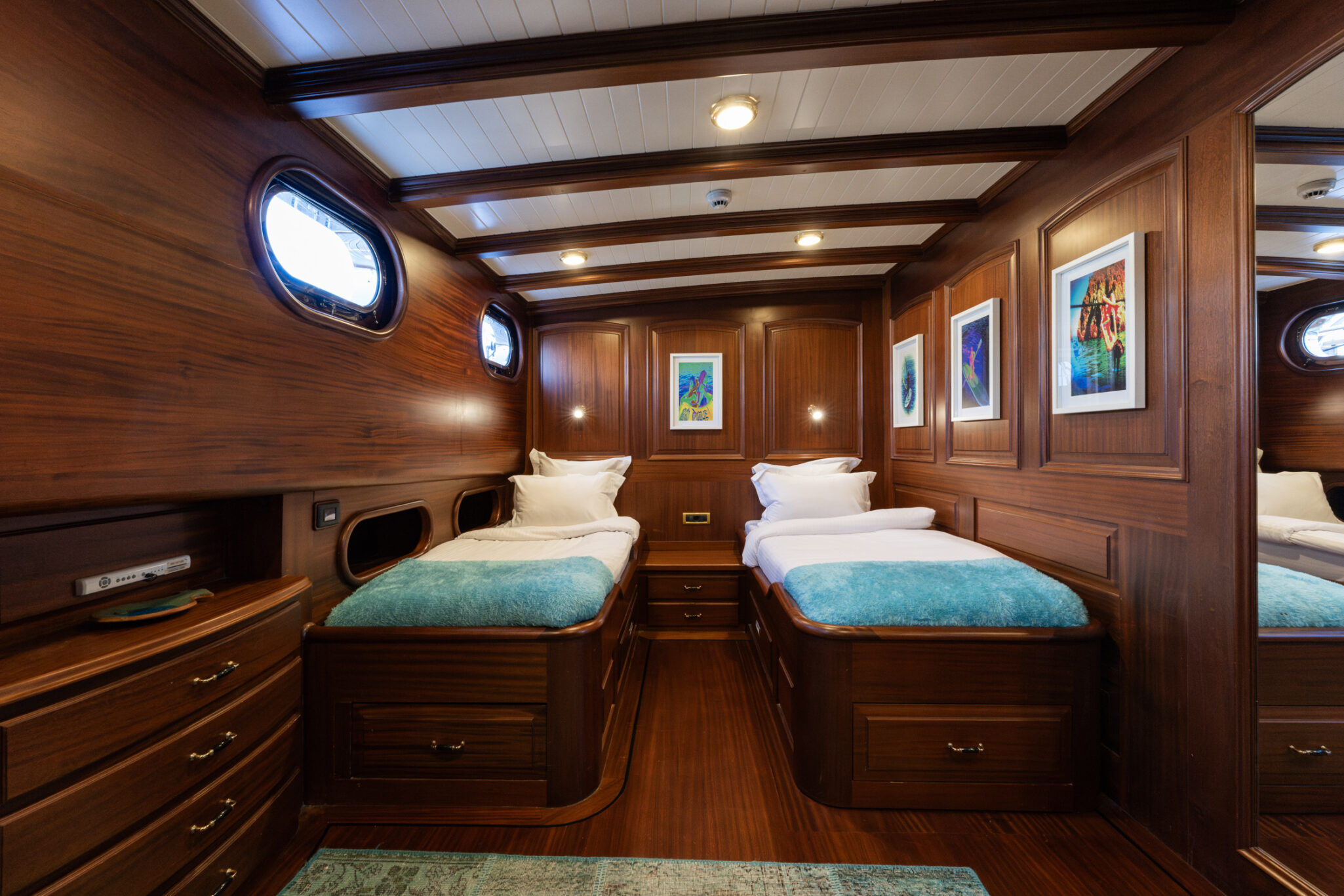 TAKE IT EASIER Umut Yillikci 38m - twin cabin 1