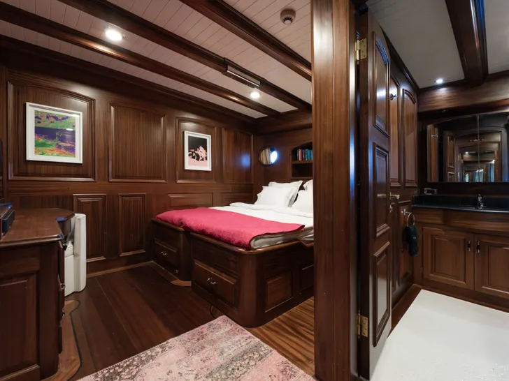 TAKE IT EASIER Umut Yillikci 38m - twin cabin 2 convertible to a double TAKE IT EASIER Umut Yillikci 38m - twin cabin 2 convertible to a double