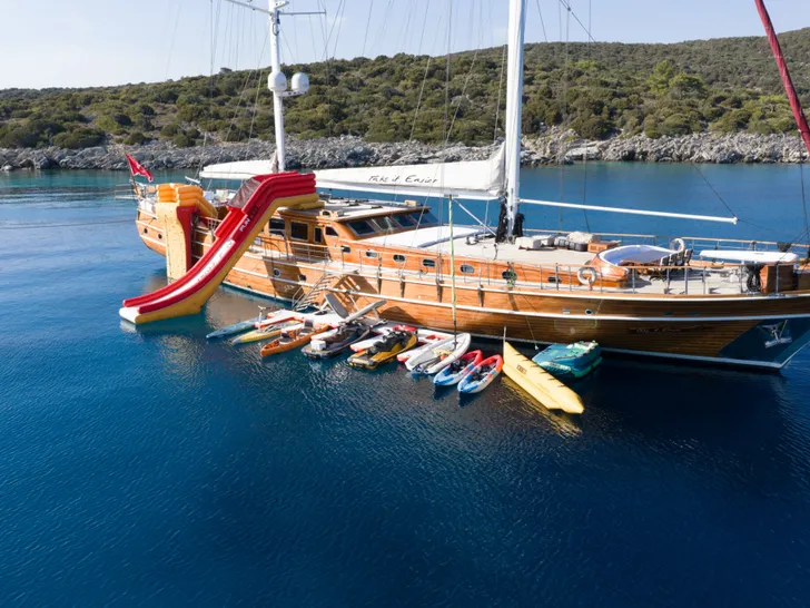 TAKE IT EASIER Umut Yillikci 38m - with the water toys TAKE IT EASIER Umut Yillikci 38m - with the water toys