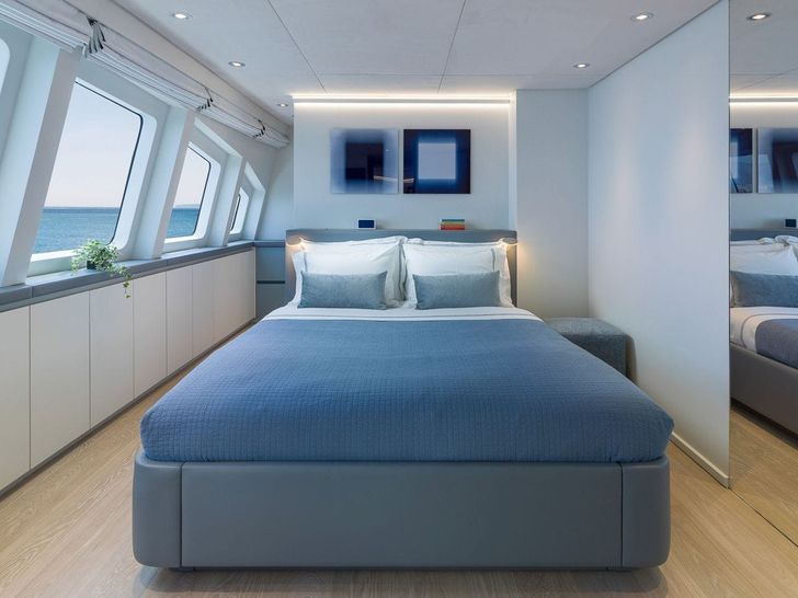 TALIA Heesen 4000 - VIP cabin 1 TALIA Heesen 4000 - VIP cabin 1