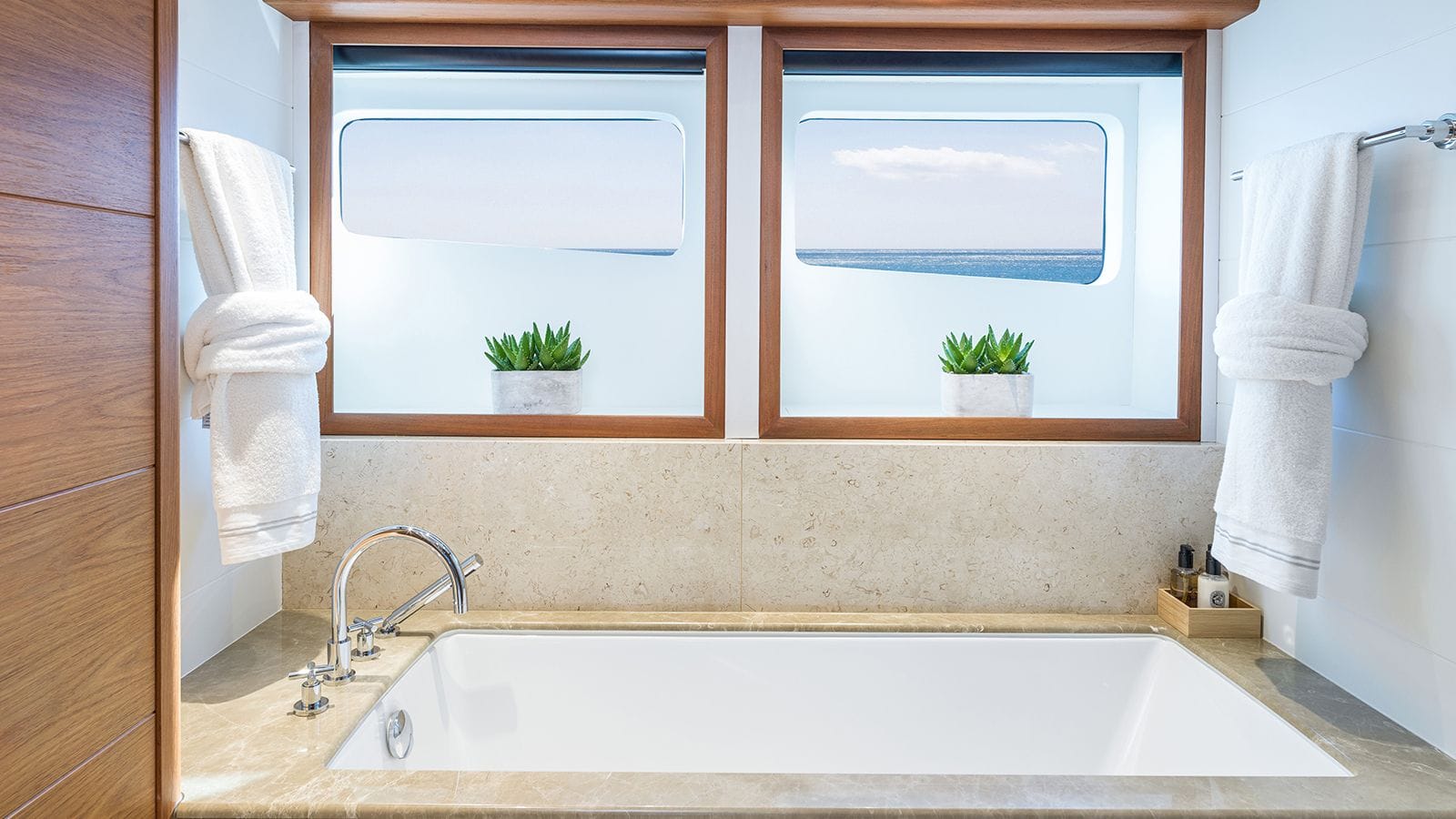 Charter Yacht TALIA - Heesen 4000 - 6 Cabins - Athens - Mykonos - Paros - Cyclades - Greece