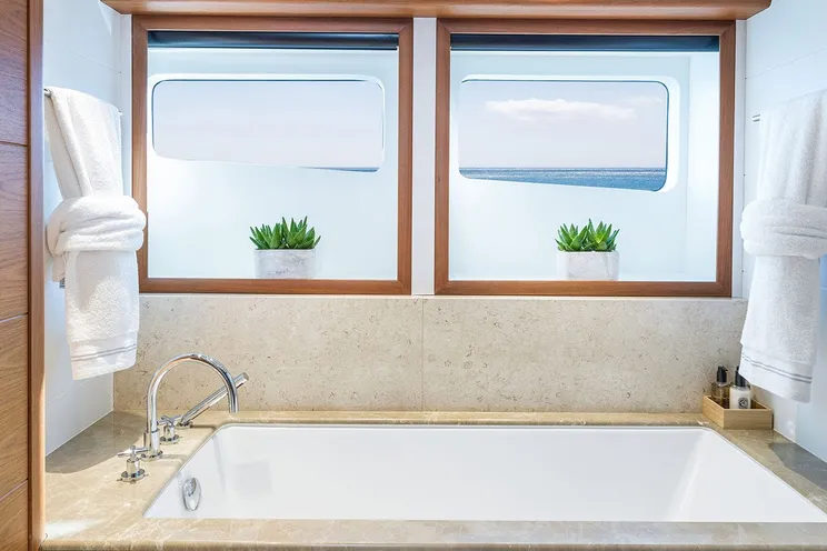 Charter Yacht TALIA - Heesen 4000 - 6 Cabins - Athens - Mykonos - Paros - Cyclades - Greece