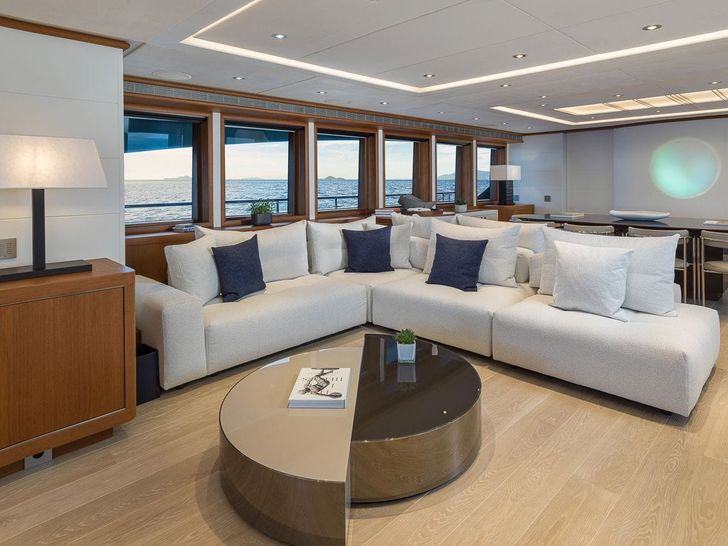 TALIA Heesen 4000 - main saloon lounge TALIA Heesen 4000 - main saloon lounge