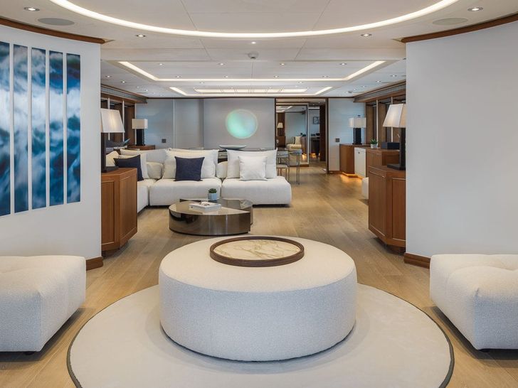 TALIA Heesen 4000 - main saloon TALIA Heesen 4000 - main saloon