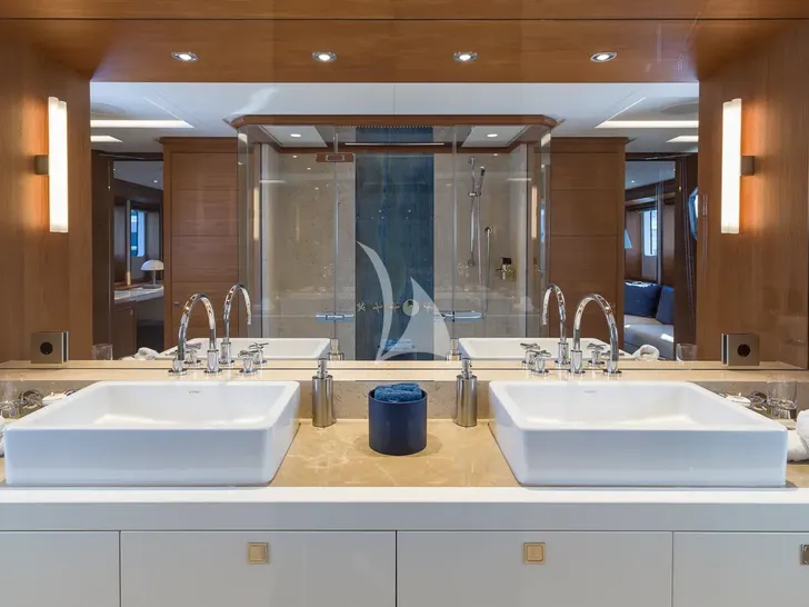 TALIA Heesen 4000 - master cabin lavatory TALIA Heesen 4000 - master cabin lavatory
