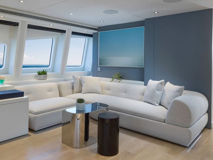 TALIA Heesen 4000 - master cabin lounge TALIA Heesen 4000 - master cabin lounge