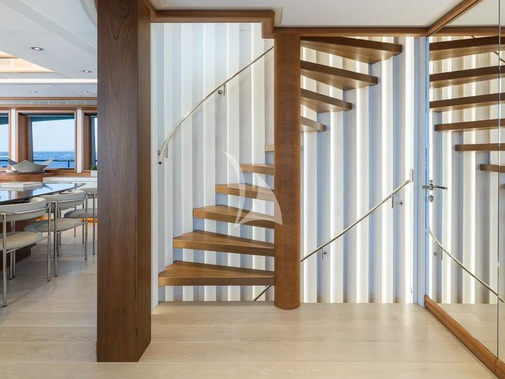 TALIA Heesen 4000 - staircase to the sky lounge TALIA Heesen 4000 - staircase to the sky lounge