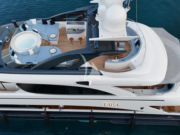 TALIA Heesen 4000 - sun deck TALIA Heesen 4000 - sun deck