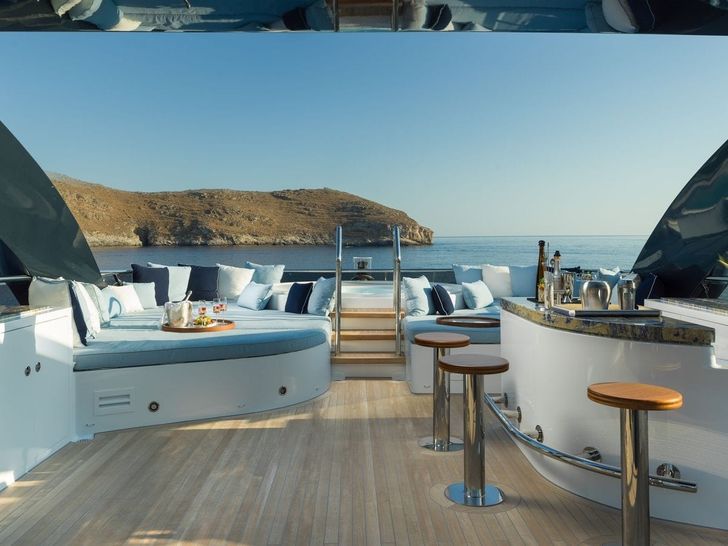 TALIA Heesen 4000 - sundeck bar TALIA Heesen 4000 - sundeck bar