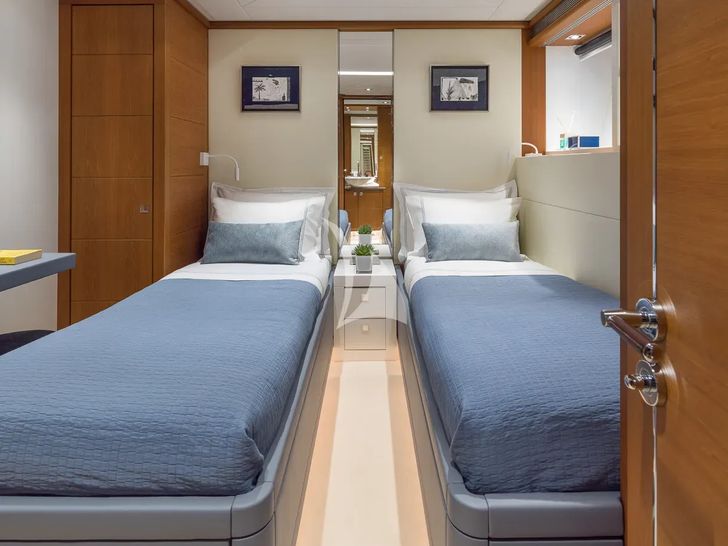 TALIA Heesen 4000 - twin cabin 1 TALIA Heesen 4000 - twin cabin 1