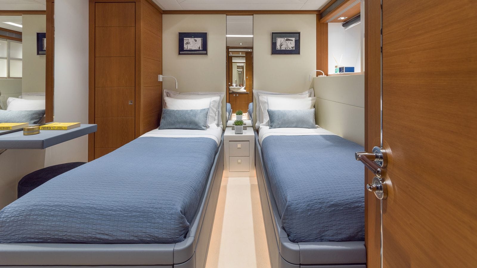 Charter Yacht TALIA - Heesen 4000 - 6 Cabins - Athens - Mykonos - Paros - Cyclades - Greece