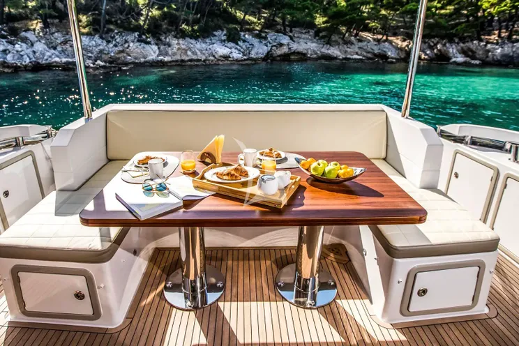 Charter Yacht TAMARA II - Azimut 66 - 4 Cabins - Split - Dubrovnik - Hvar - Croatia