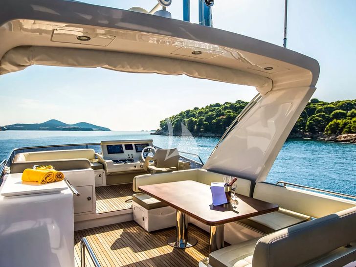 TAMARA II Azimut 66 - flybridge TAMARA II Azimut 66 - flybridge