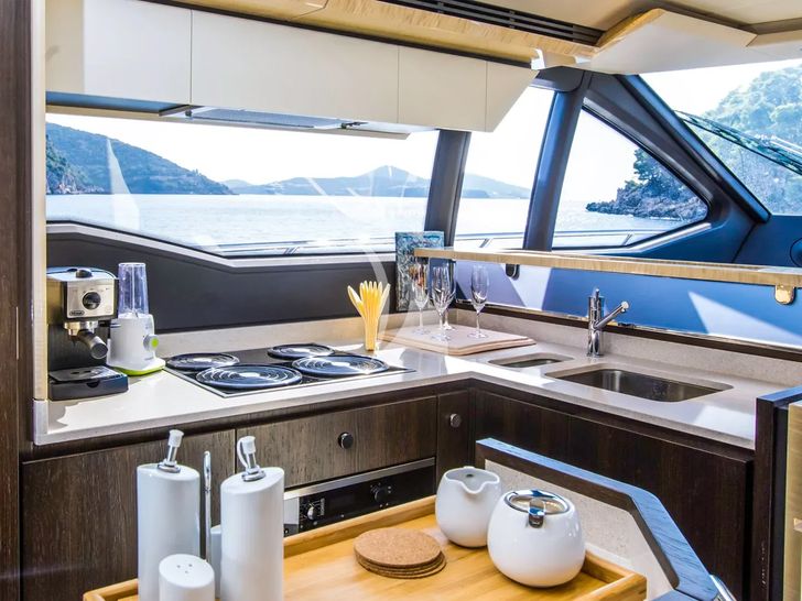 TAMARA II Azimut 66 - galley TAMARA II Azimut 66 - galley