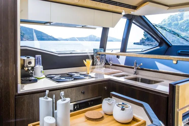 Charter Yacht TAMARA II - Azimut 66 - 4 Cabins - Split - Dubrovnik - Hvar - Croatia