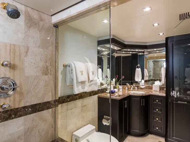 TANZANITE Westship 145 - VIP cabin 1 bathroom TANZANITE Westship 145 - VIP cabin 1 bathroom