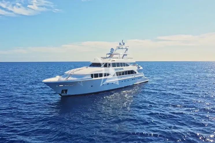 Charter Yacht TANZANITE - Westship 145 - 5 Cabins - Nassau - Exumas - Bahamas