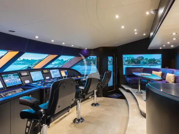 TANZANITE Westship 145 - cockpit TANZANITE Westship 145 - cockpit