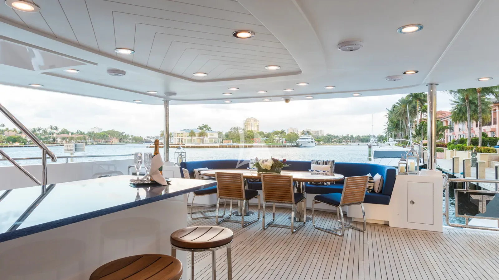 TANZANITE Westship 145 - main aft deck bar and alfresco dining area