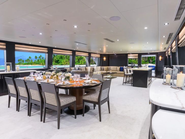 TANZANITE Westship 145 - main dining area and saloon bar TANZANITE Westship 145 - main dining area and saloon bar