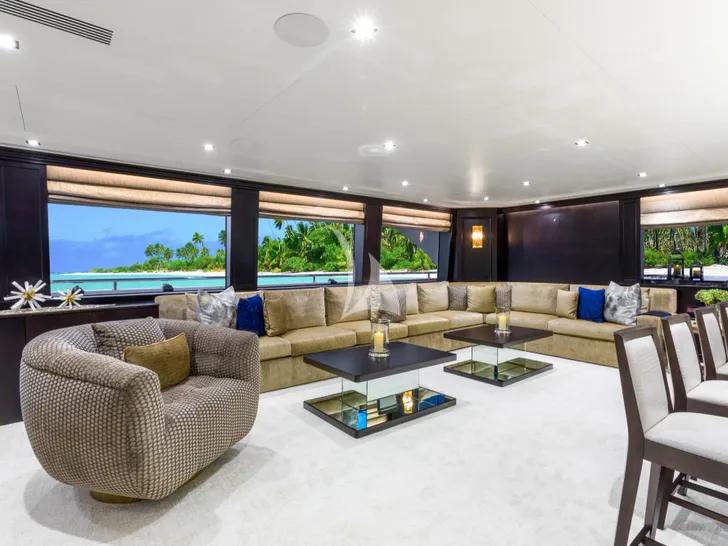 TANZANITE Westship 145 - main saloon TANZANITE Westship 145 - main saloon