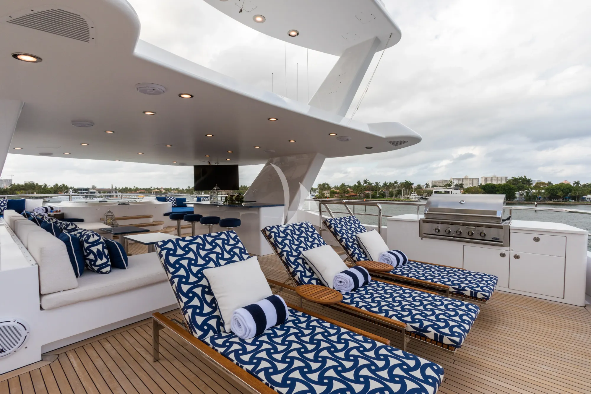 TANZANITE Westship 145 - sundeck bar lounge and sunbathing area