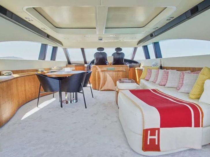 TAYYARAH AB 78 - saloon TAYYARAH AB 78 - saloon